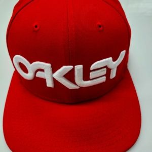 Oakley snap-back cap
